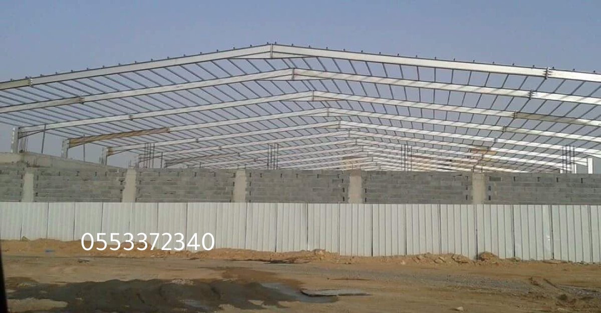 هنجر معدني كبير مخصص للتخزين الصناعي في جدة